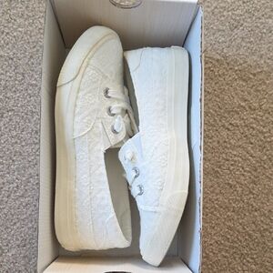 Kids White Lace Sneakers